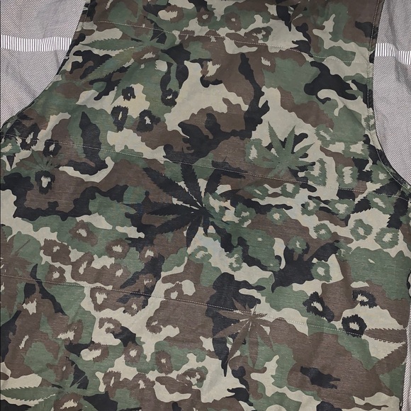 Rocksmith Woodland Camo vest - Picture 2 of 4